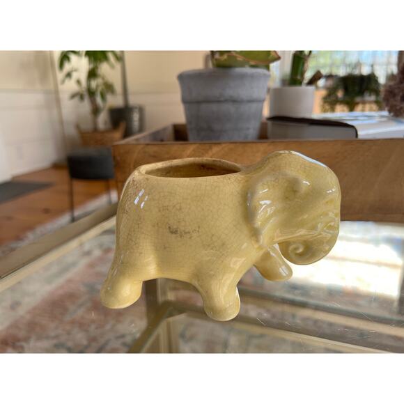 Vintage Ceramic Elephant Planter, Soft Yellow Flower Pot, Pastel Yellow Pottery - Picture 2 of 10